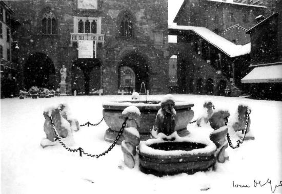 piazza vecchia bianca
